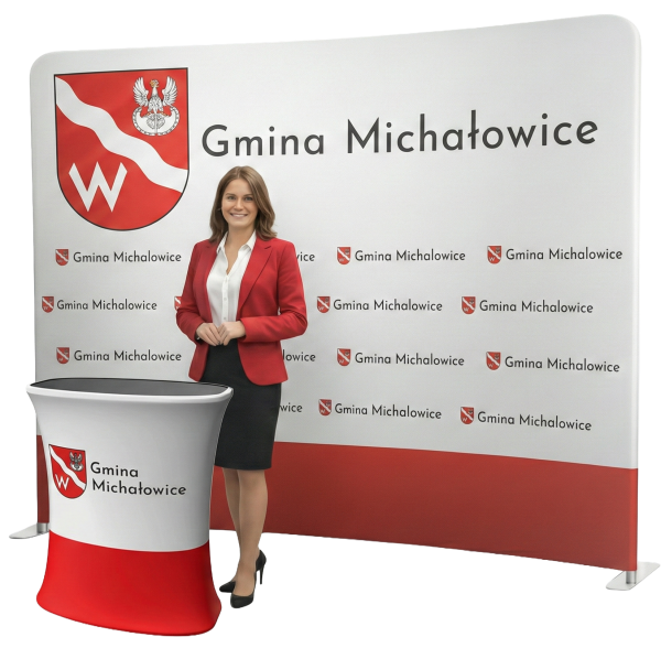 Profesjonalny zestaw wystawienniczy dla gmin: biała tekstylna ścianka reklamowa z logo Gminy oraz dopasowana trybunka promocyjna