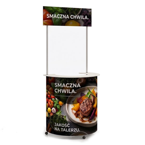 hitc Nowoczesna trybunka reklamowa dla gastronomii z pełną grafiką przedstawiającą danie z grilla i świeże warzywa, białe tło.